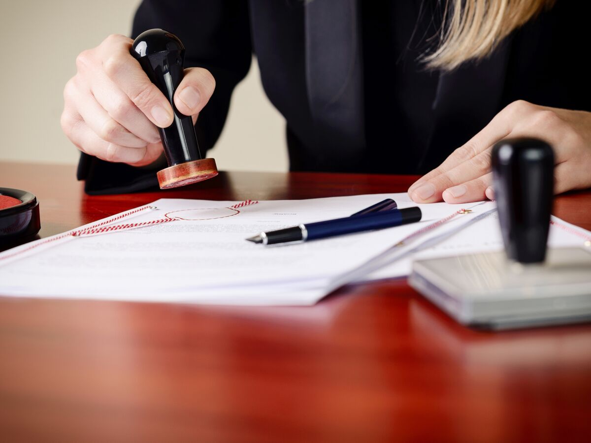 Combien de temps un notaire peut garder l&rsquo;argent d&rsquo;une succession ?